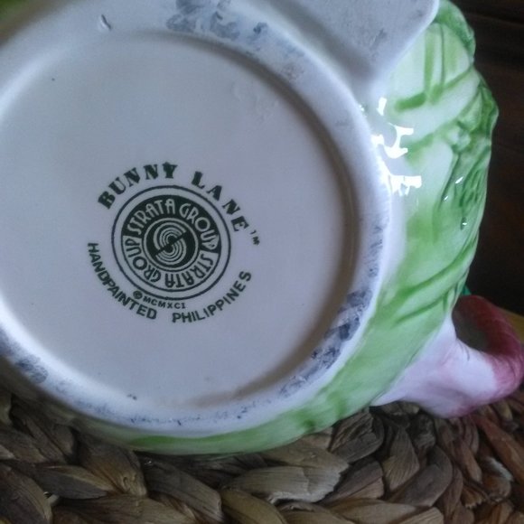 BUNNY LANE Vintage Bunny Teapot - Picture 10 of 16